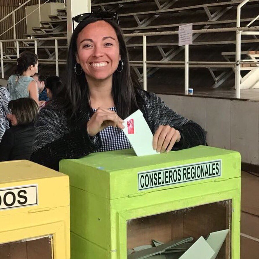 leylatatianad's tweet photo. Listo! A seguir trabajando en este día clave para la democracia de nuestro país ☝🏻️ #yomeatrevo #GoicPresidenta @carolinagoic https://t.co/x9kHoza8Cu