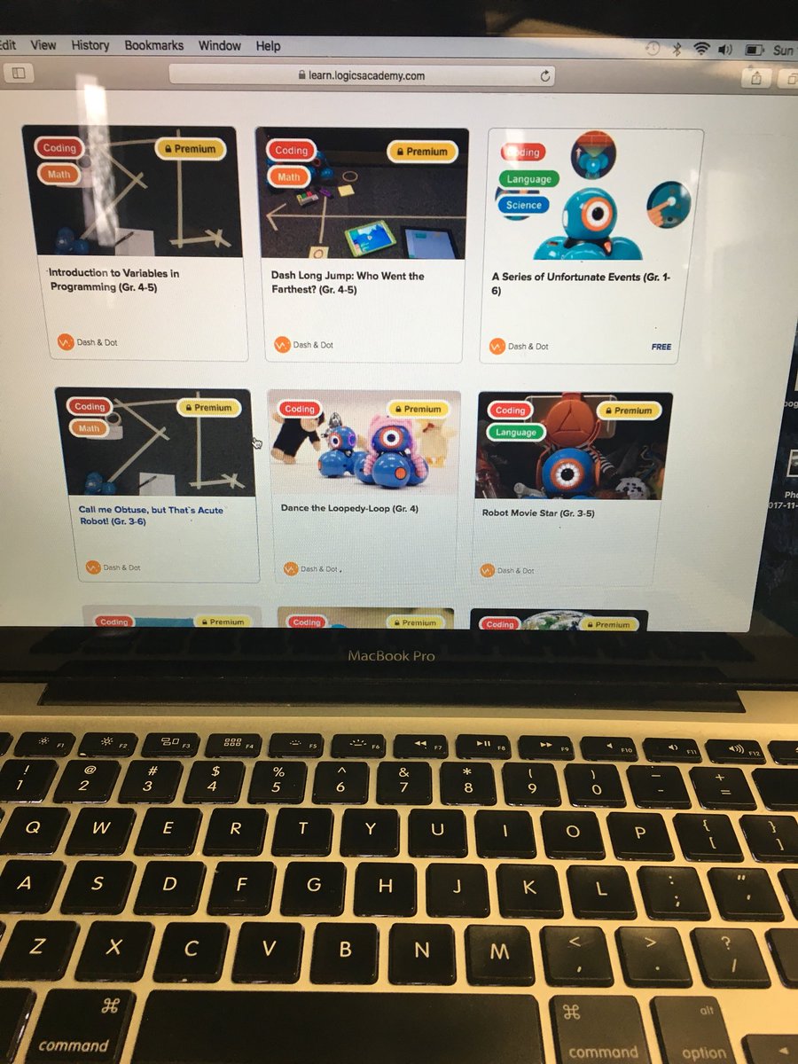 MrsLaforet's tweet photo. Exploring cms & angles with dash #edtechteam #tvdsbtech #logicsSTEMPD #logicscodes @LOGICSAcademy https://t.co/srx49I2rbM