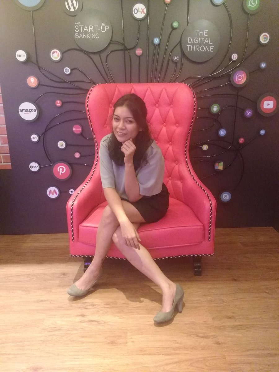 sakshisirari's tweet photo. Got my #startup secured with #AxisStartupVision at the #DigitalWomenAwards
Thank you @SheThePeopleTV https://t.co/blCd1Ap7JU