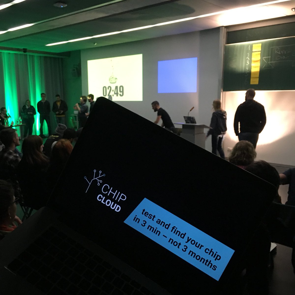 SW_Dresden's tweet photo. Team No. 3: #ChipCloud. π»βοΈ They are helping hardware developers βto test and find chips in 3 min β not 3 monthβ. π¨π½βπ»
With the service the team will make the process of #IoT developments way faster. π #SWDD17 https://t.co/yYHzkxaH5M