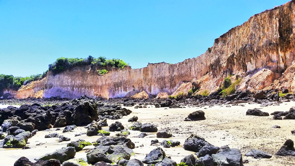 MARCIOBENJAMIN's tweet photo. Domingando...#praiasdorn #praiadecotovelo #mar #oceano #sol https://t.co/AUrLHfRAPn