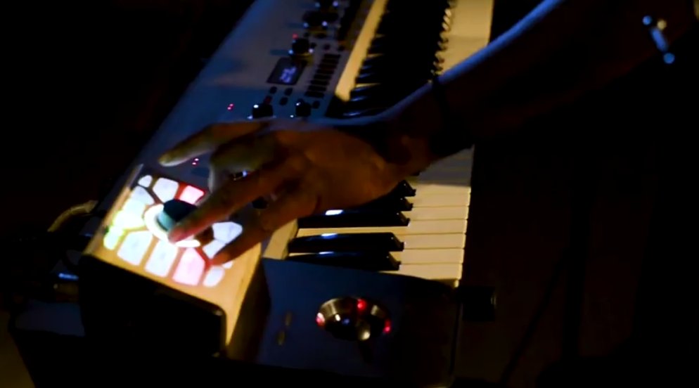 tchelicon's tweet photo. "The Way You Make Me Feel" performed by @devearcher using #PerformVE. Check it out here: https://t.co/DD5mYYGch4 https://t.co/UNTWVgc0C9