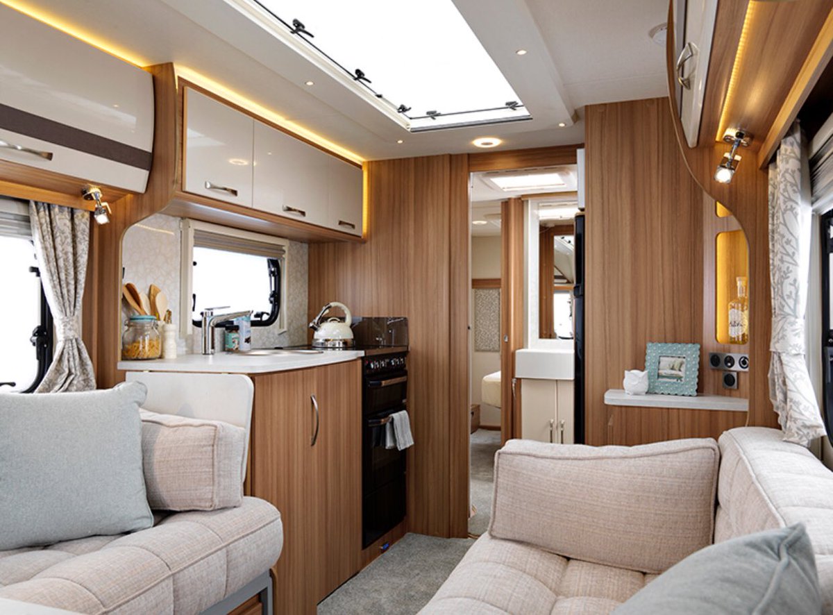 LunarCaravans's tweet photo. “A truly awesome caravan” Watch @Caravanmagazine review of our Delta RI https://t.co/TDEvD6g6sf https://t.co/L29hwl1xzo