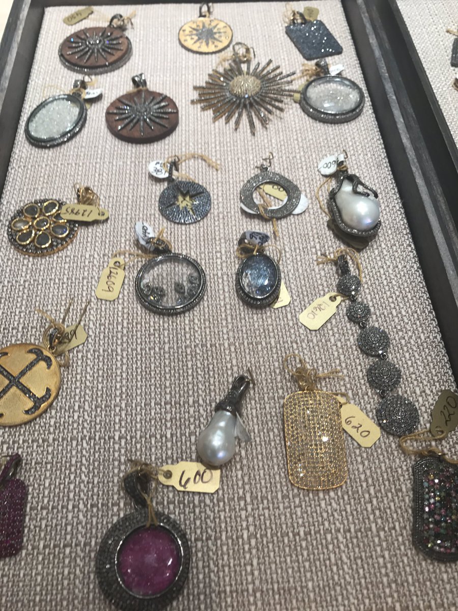 SLMagStLouis's tweet photo. Start your holiday shopping off this week @viestlouismo with 30% off everything on Black Friday and 25% Saturday and Sunday. #sophisticatedstlouis #bestboutique #stlouis https://t.co/5XDIGe2aZx