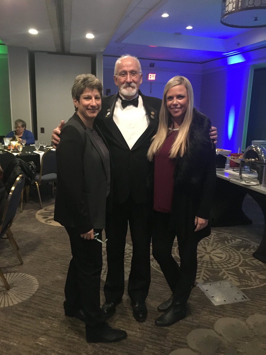 kim razzano tweet media