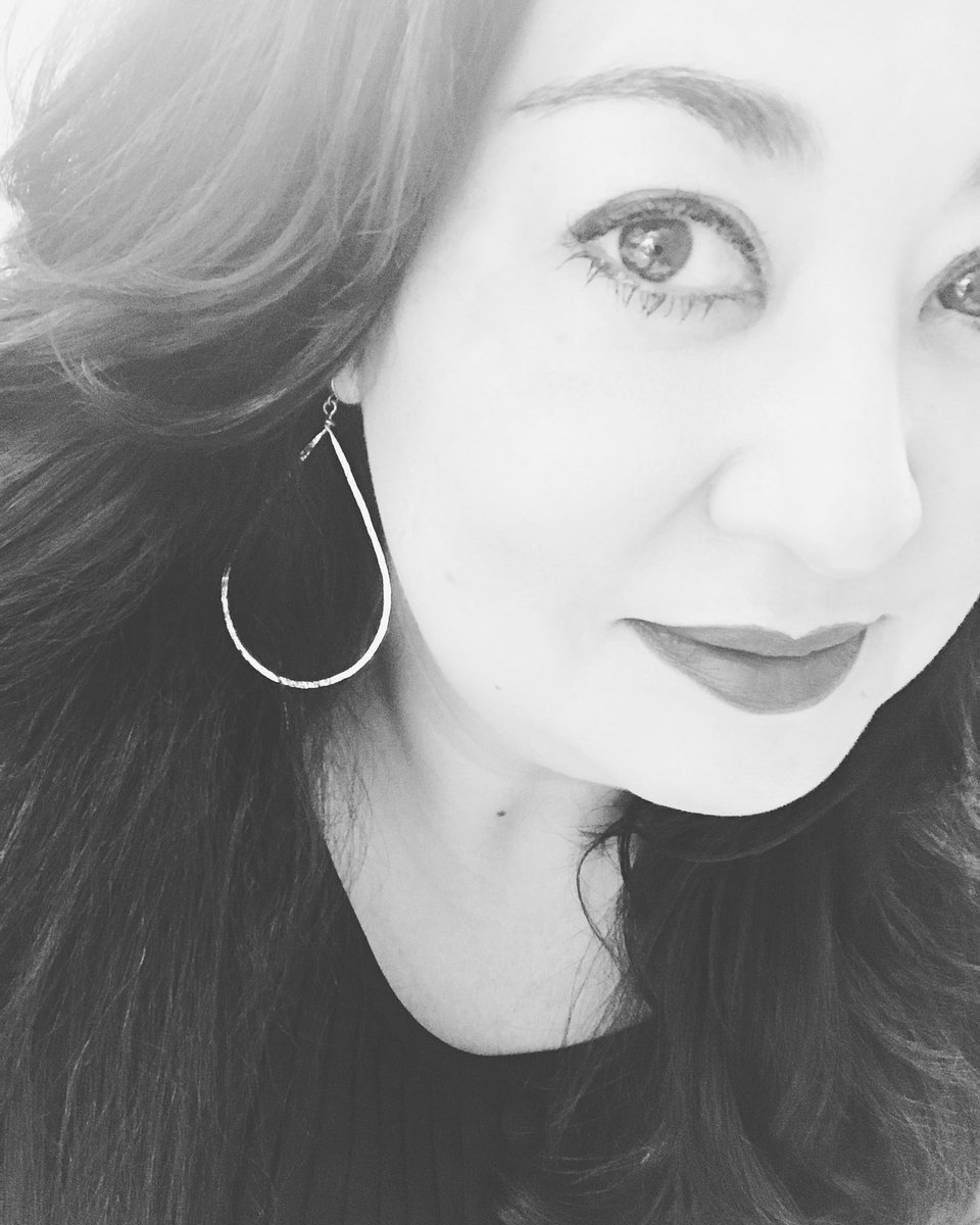NinaYayaGifts's tweet photo. Off to breakfast ๐ฅ wearing my favorite earrings. #onsalenow #save25percent #shopsmall at https://t.co/s8CoqJRPiN #promocode YEARONE #shopnow #treatyourself #greatgifts https://t.co/KQ9lK5L7Ca