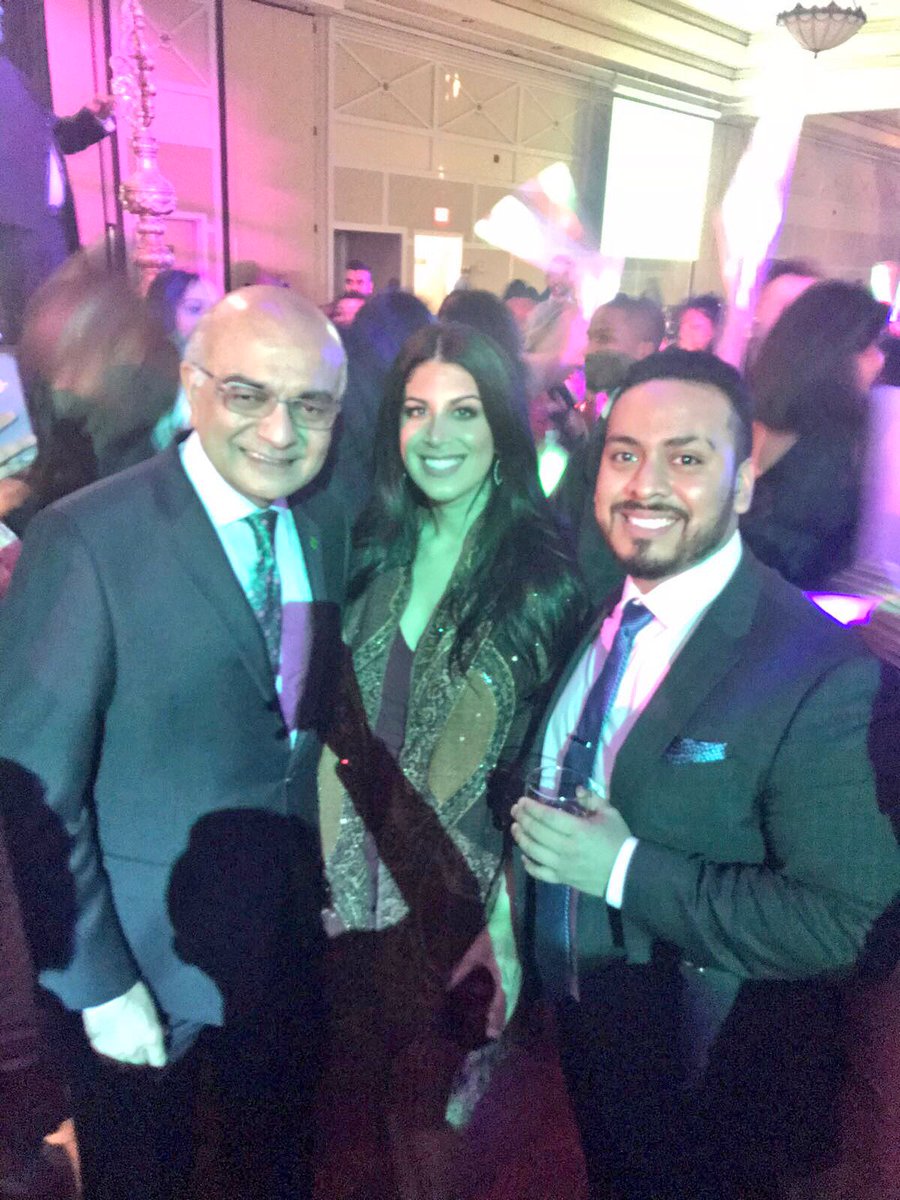 Such an honour to have met our CEO Bharat Masrani last night at the South Asian Gala! #TDSAG2017 @DVH_TD @tdpauld <a href="/Annatracku/">Anna Ku</a> <a href="/LapadulaTerry/">Terry Lapadula</a>