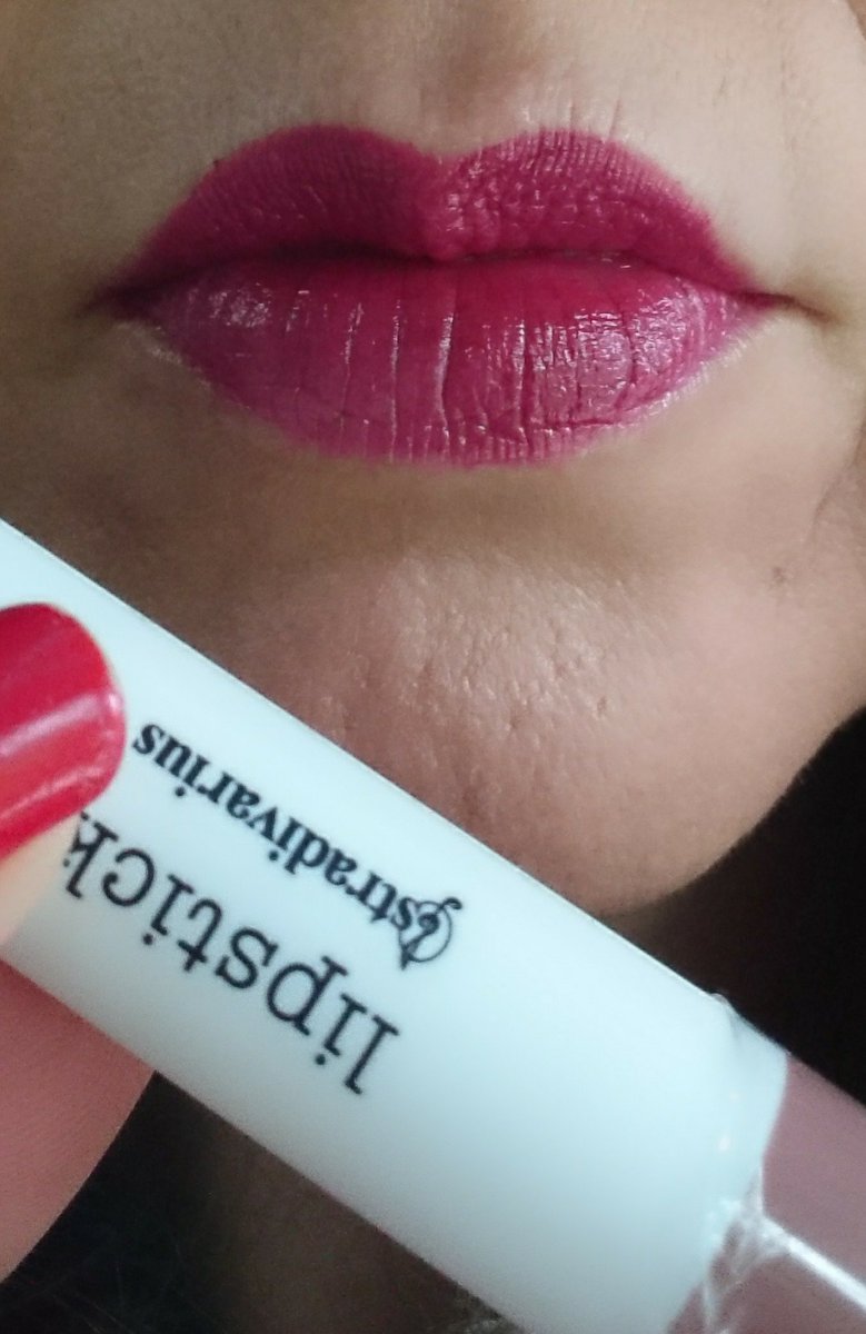 jofyffe's tweet photo. another lovely colour of #lipstick from @stradivarius these #lipsticks are #longlasting #notdrying #highpigment #lovethem https://t.co/q0BuLo0Ucn