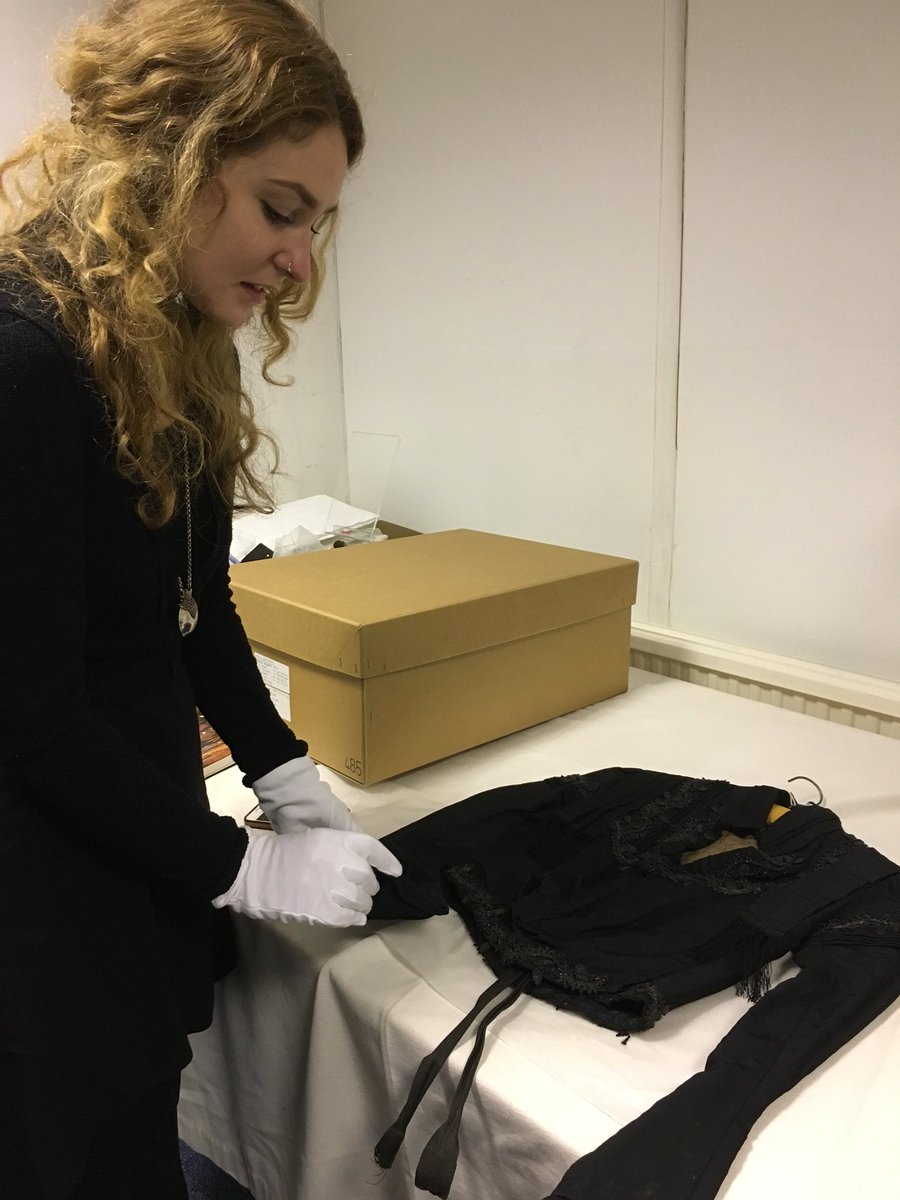 valeriewilson57's tweet photo. Sophie Rouyer, second year textiles student at #UlsterUni gets to work on some 1890s dress bodices in the costume collection of The Ulster Folk and Transport Museum, during her current placement. @FolkTransport #costumecollections https://t.co/DCr3bSL2l7