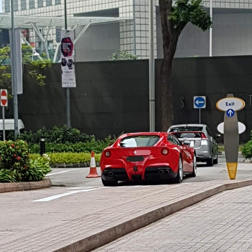 Sharizq1S's tweet photo. FERRARI F12 BERLINETTA
#ferrari
#ferrarif12berlinetta
#Singapore
#carspotting
#carspot
#spotmore
#SGCS
#mr_carspotter https://t.co/PpapavokC5
