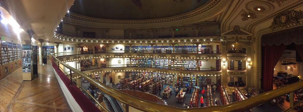 Marubosch's tweet photo. Librería El Ateneo Grand Splendid una de las librería más bellas del mundo.
#BuenosAires
#Apuleyo
#TheGoldenAss https://t.co/wMAMGVS6Kb