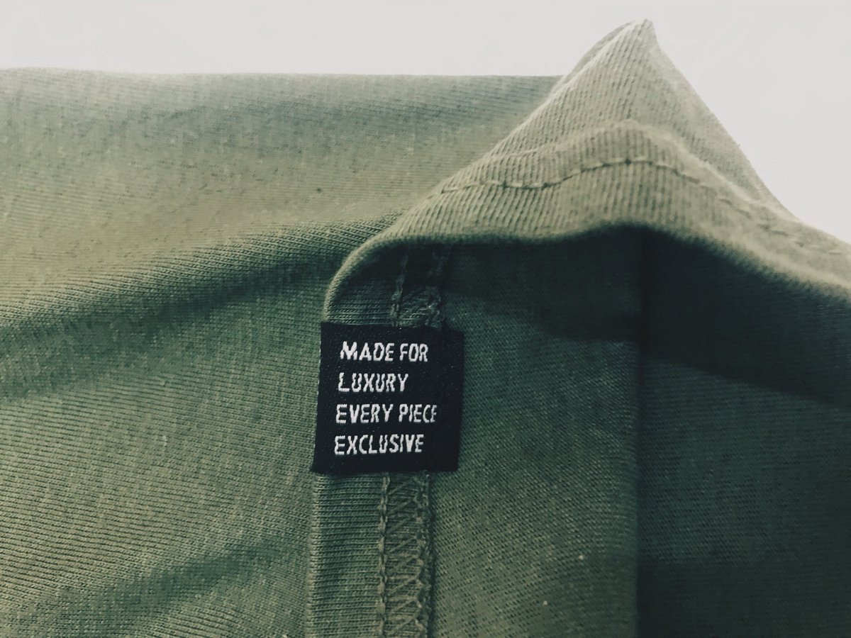 ItsDROPofficial's tweet photo. You know what we treat every piece.
#lux #luxe #luxury #luxurylife #luxurygoods #drop #dropofficial #fashion #fashionista #fashionogger #fashionlover #fashionaddict #lifestyle #menswear #mensfashion #womenswear #womenfashion #tshirt https://t.co/YeDzrL65Qj