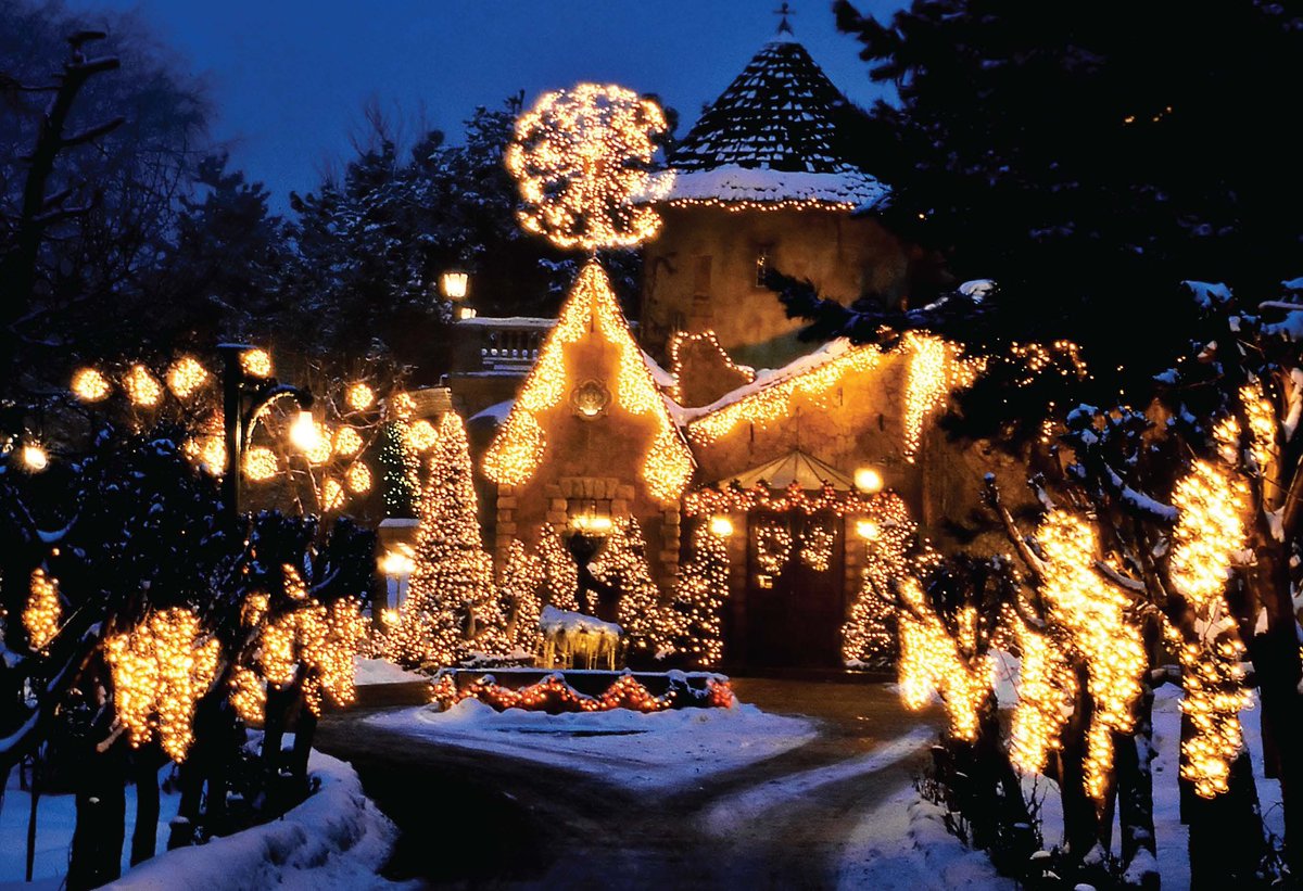 experience_utah's tweet photo. If you enjoy Christmas lights, great food and the holiday spirit, we recommend visiting @la_caille_utah.
#lacaille #utaheats #experienceutah #experience_utah #christmaslights #utah #utahlights #lightson #christmas #holidayspirit #visitutah #visitsaltlake #lights https://t.co/YyM4MTxNvX