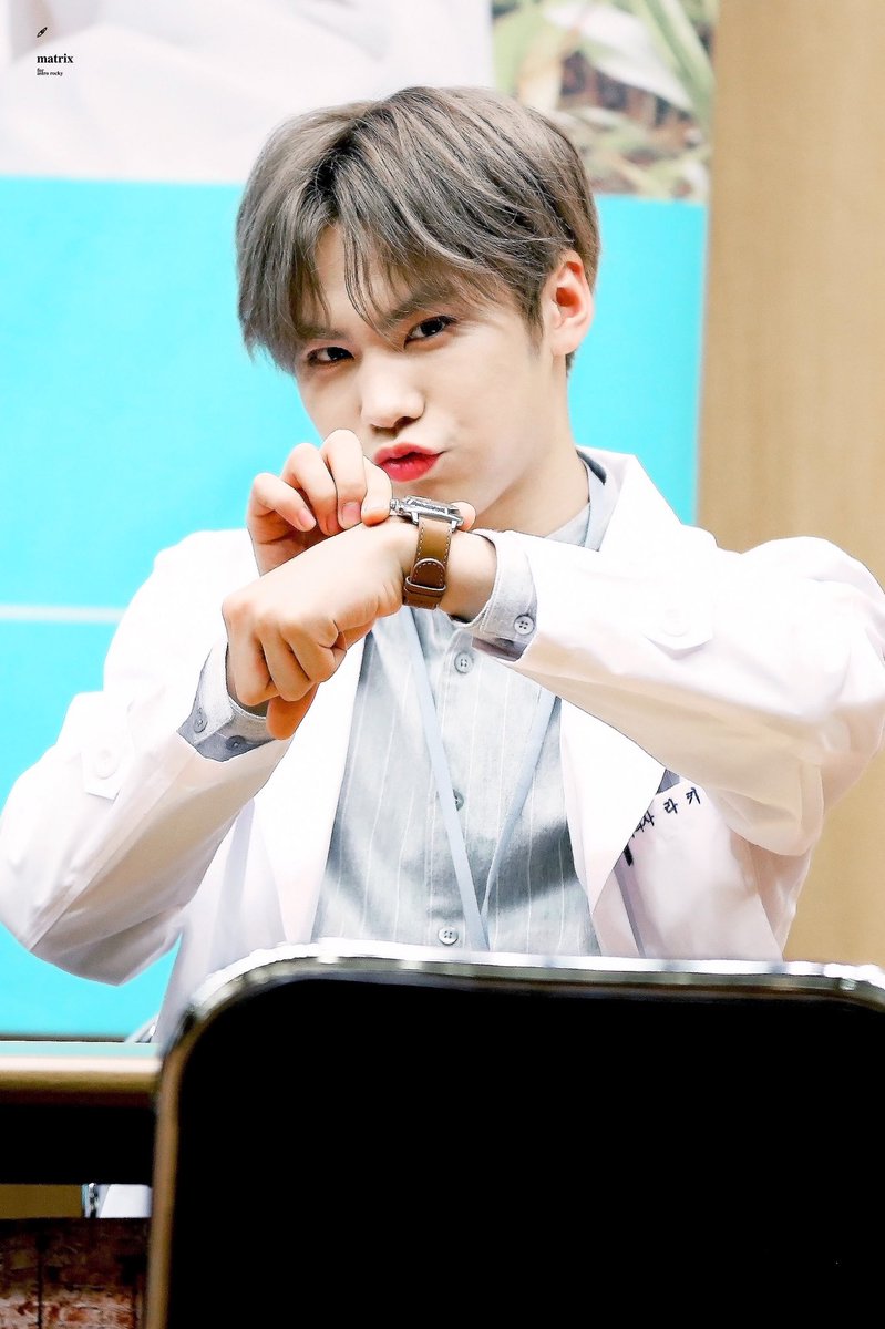 Rocky_Matrix's tweet photo. 171119 So easy to love you💕
#아스트로 #ASTRO #라키 #ROCKY
@offclASTRO https://t.co/uA3xx4AM2G