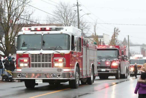 UxFireAssoc's tweet photo. Uxbridge Santa Claus Parade 2017. Thanks Angie Leonardo-Smith and Julie Steele for the photos! https://t.co/pIC32Idp7R