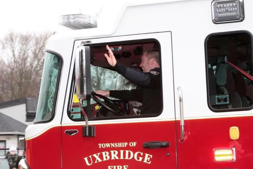 UxFireAssoc's tweet photo. Uxbridge Santa Claus Parade 2017. Thanks Angie Leonardo-Smith and Julie Steele for the photos! https://t.co/pIC32Idp7R