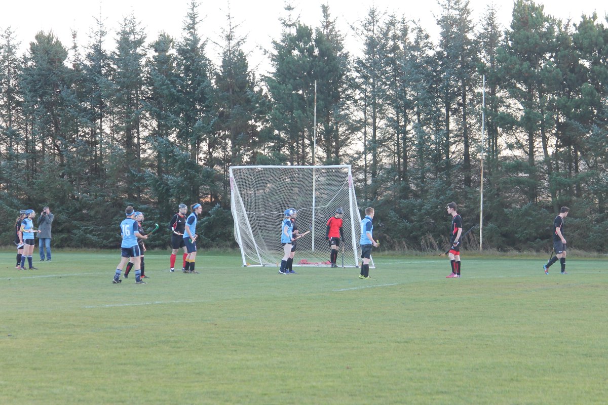 DundeeShinty's tweet photo. @UStAShintyM Photos from yesterday's win against @UStAShintyM #shinty #DeargAgusDubh (2) https://t.co/2UpZwBFrFH
