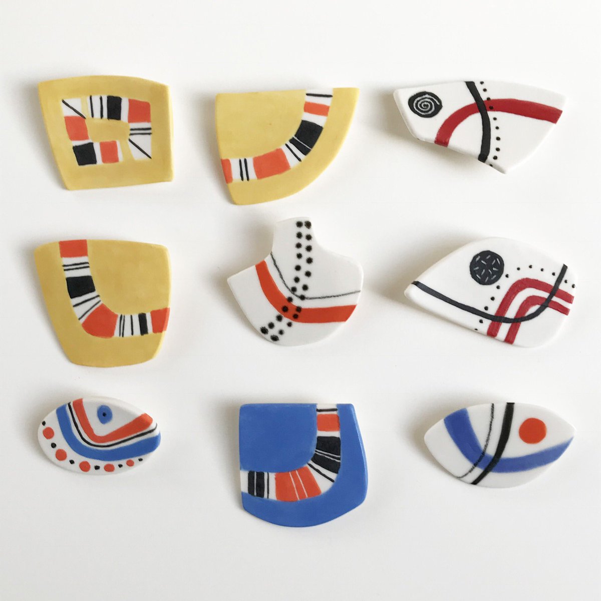 sallyvmcgill's tweet photo. Some of my new brooches #porcelain https://t.co/qHlAtYMfNP