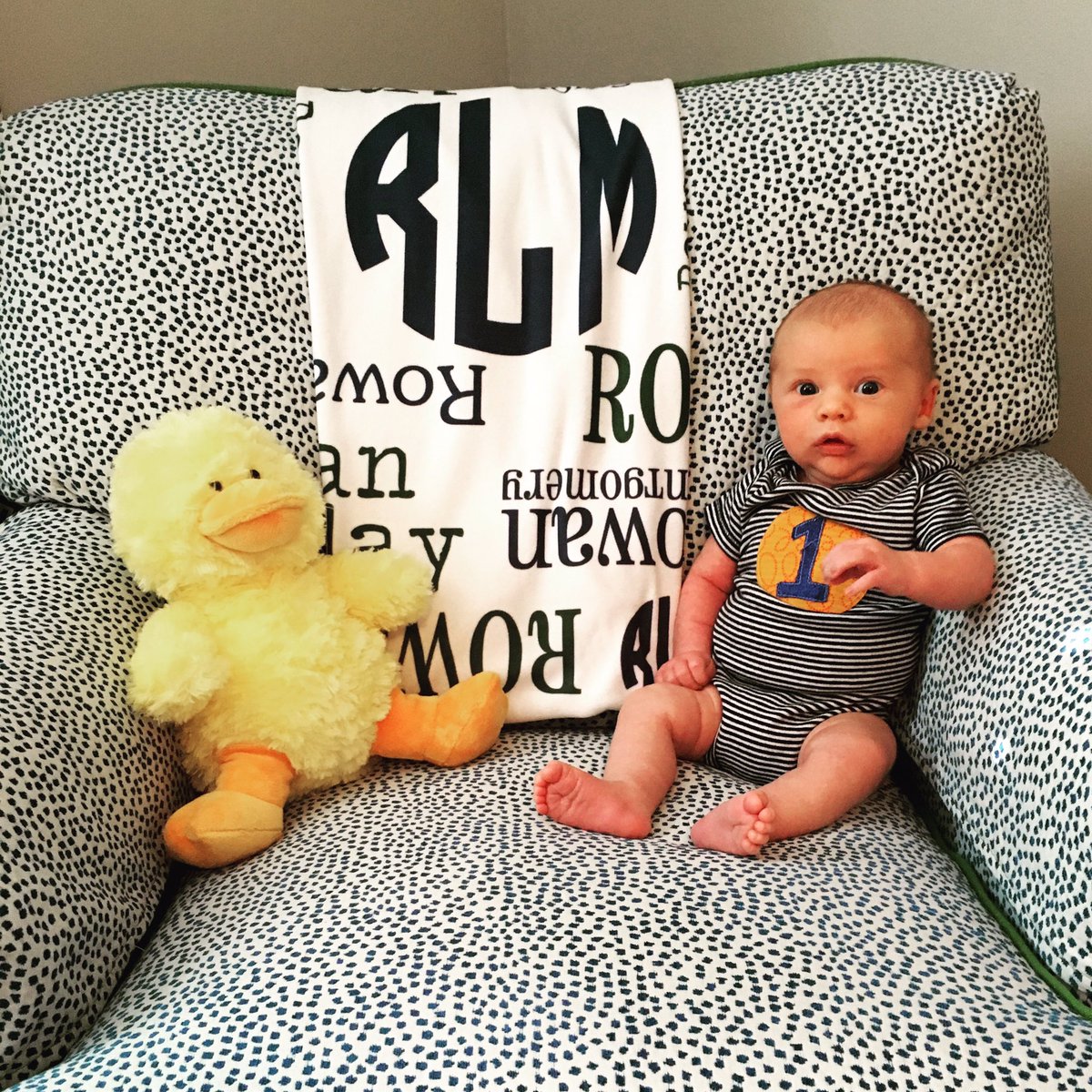 AlpertLoveday's tweet photo. Happy 1 month to Rowan Montgomery! #longdays #shortweeks #wouldlovesomesleep https://t.co/5EHBQBlo4y