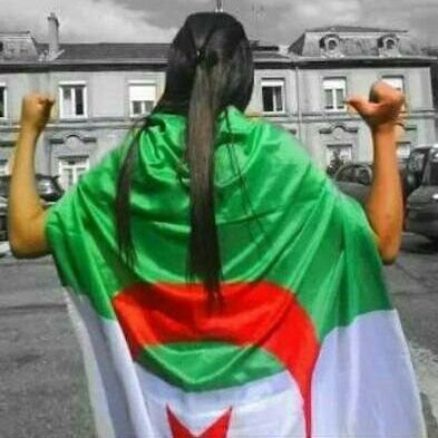 amount30's tweet photo. @ferial_soof
🌺🌺🌺🌺🌺🌺
خذوني لناري فأنا مزمار الخيال
وردت ثم ذبلت فكنت ولازلت جمال
يستقر بي الفرح رغم جرحي المحال
هذه صفاتي انا اسمي فريال بنت العرجون https://t.co/STuO0Xi7kC