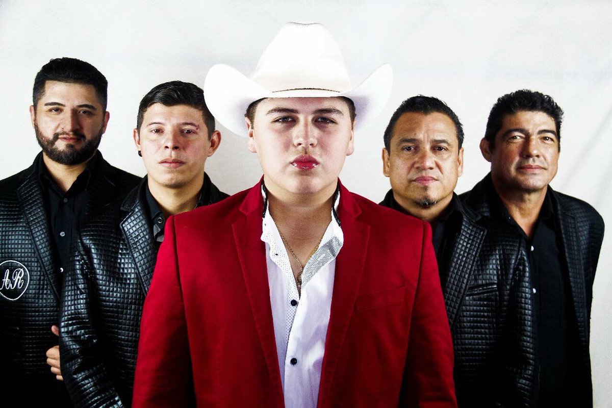 Buenos dias!!!! Hoy es el gran dia, nos vemos en el mundo nuevo con este maravilloso movimiento a favor de los niños #CompartiendoSonrisas 
Los esperamos.
#ArturoRinconMx
#Matamoros