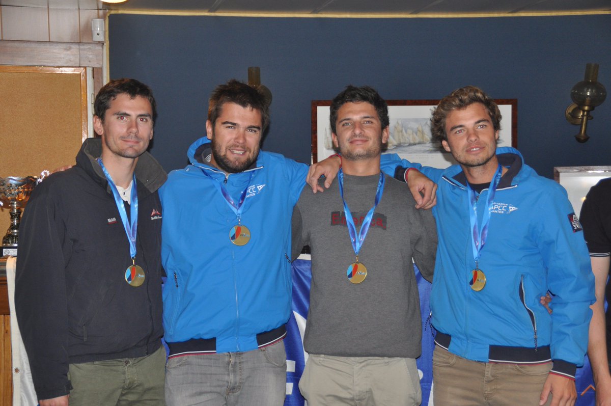 FFVoileEvt's tweet photo. Bravo à tous les coureurs et au podium de ce Championnat de France Espoirs de Match Racing 2017 ! #2017CFEMR https://t.co/JF8iVCY6DO