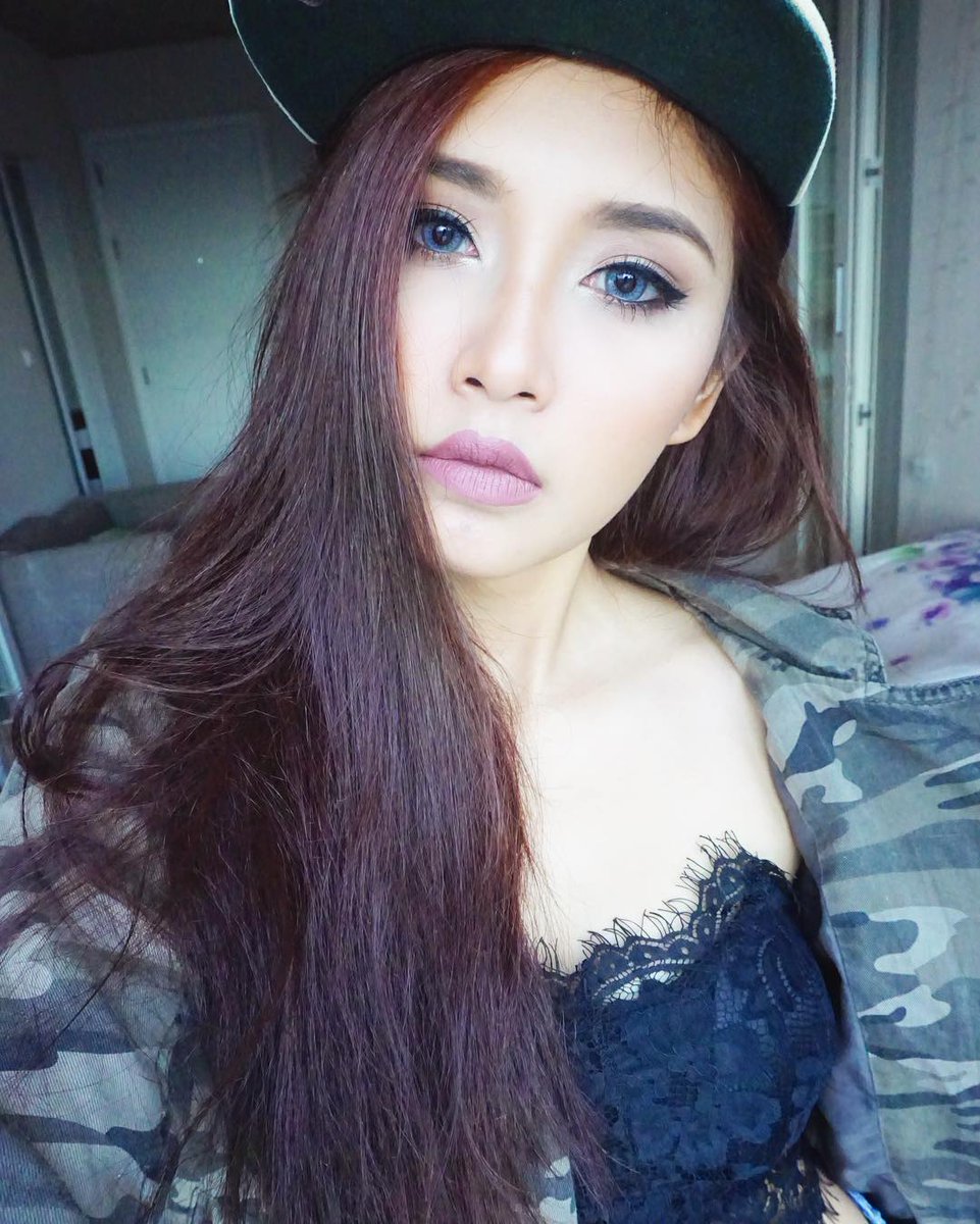 SexyAzns's tweet photo. New show starting in an hour! Join me!  https://t.co/yYDFvAYMGE https://t.co/HJi0laRm0g