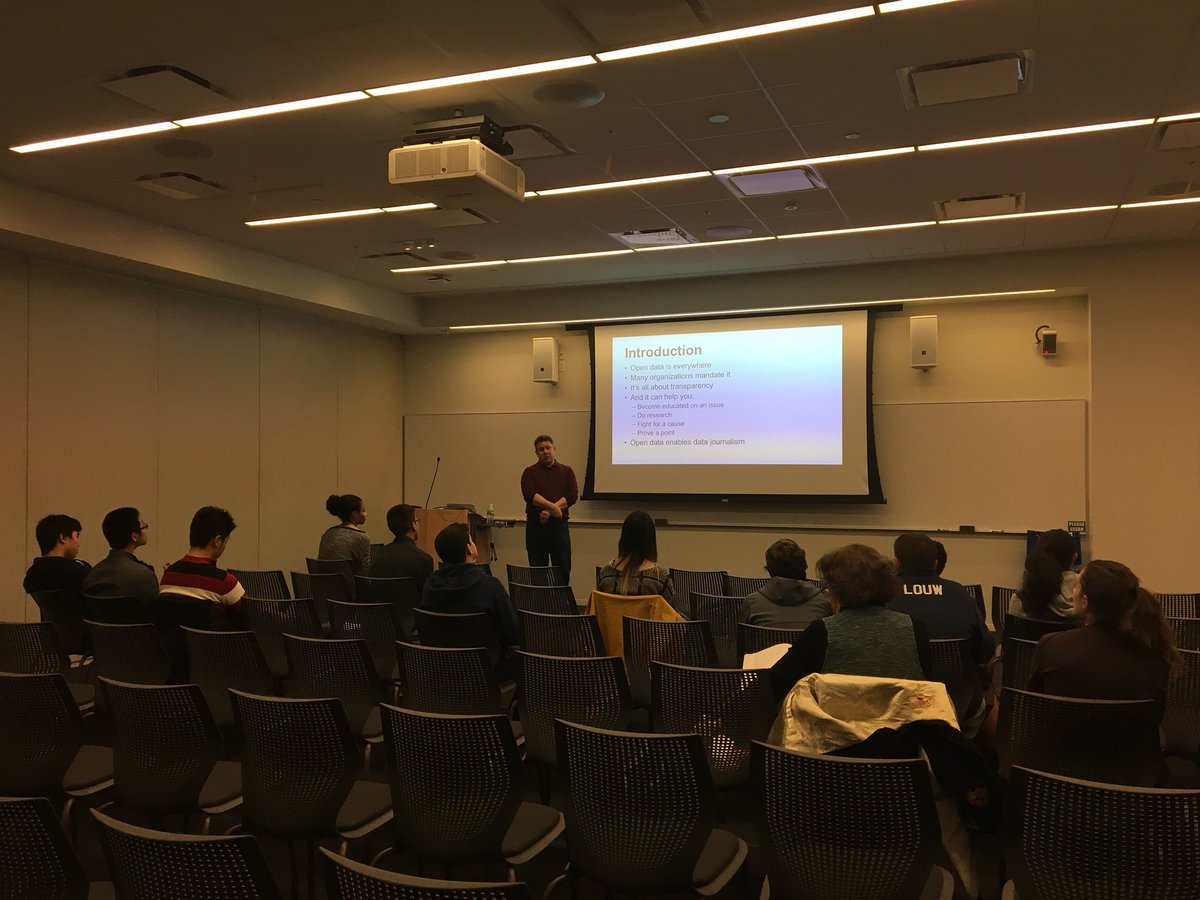 TeenTechNY's tweet photo. Andrew Burst informing students on Public Sector Open Data. @UNISNYC #ttny2017 https://t.co/NbzKrLnTbr