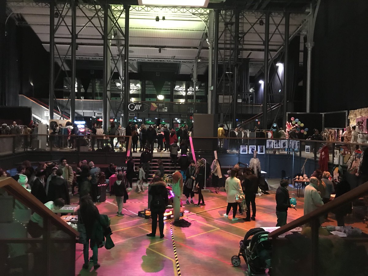 annebalasklein's tweet photo. @openmodefest invite @EcoleLISAA Mode #concours #battle #jeune #fashion #createur #grandehalle #villette #paris @Paris https://t.co/oyBG03pjSb