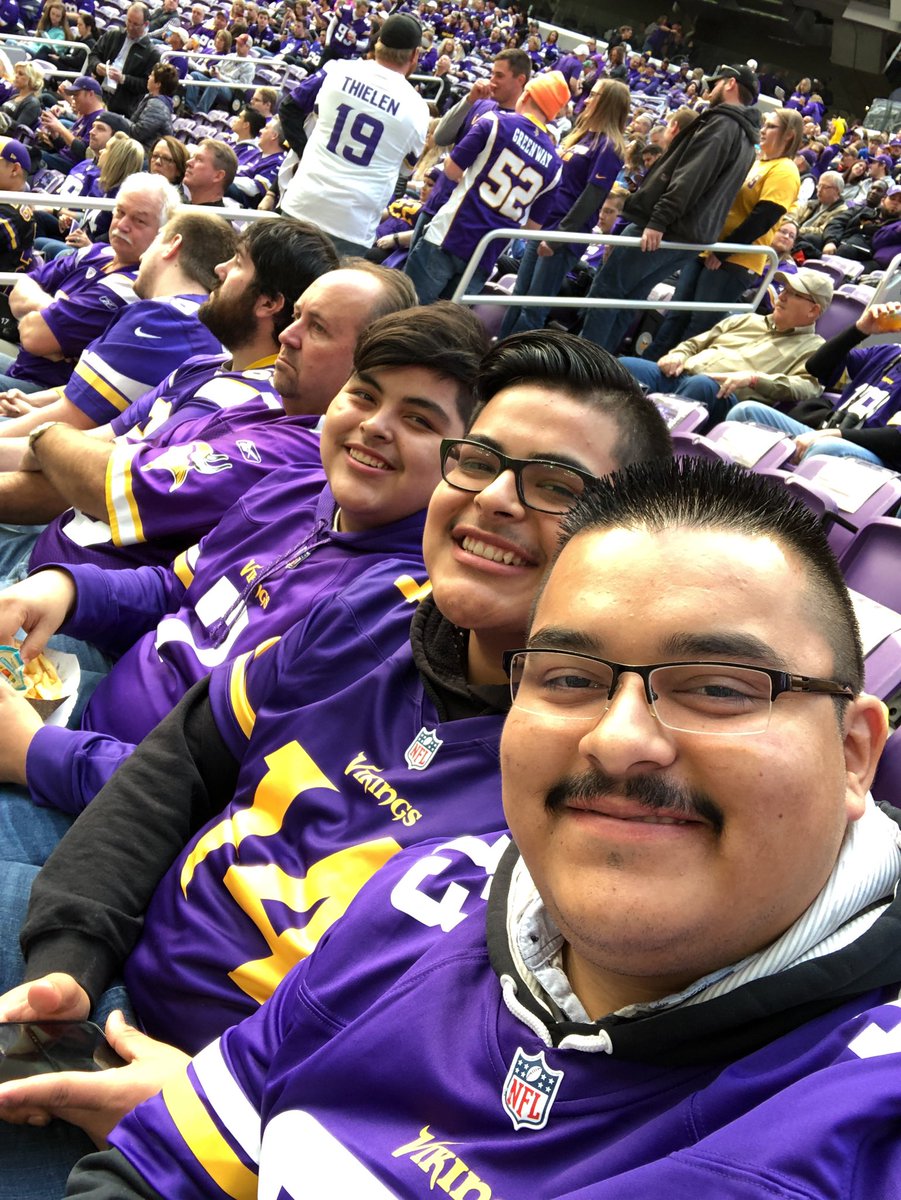 MrJuanFlores10's tweet photo. #SKOLVikes #VikesvsRams ๐ @Vikings https://t.co/NfyFqUBzrj