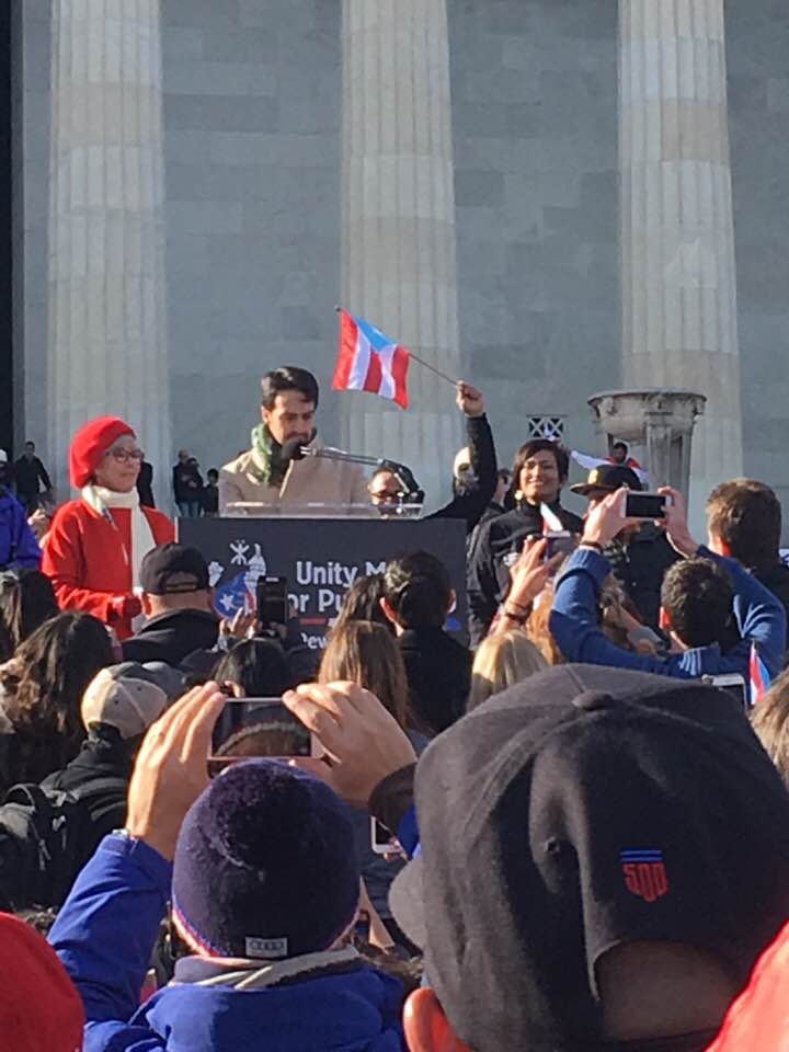 techybecky13's tweet photo. @Lin_Manuel With his endless charisma, positive energy, and inspiring words. Until we meet again...โค๏ธ #unitymarchforpuertorico #unitymarchforpr #linspired https://t.co/A14afwMPcO