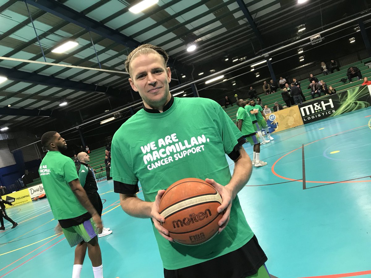 Captain Callum Jones sporting the @MacMoveMore before tip  @macmillanmanc #Macmillan #ManchesterGiants <a href="/McrGiants/">Manchester Giants</a>