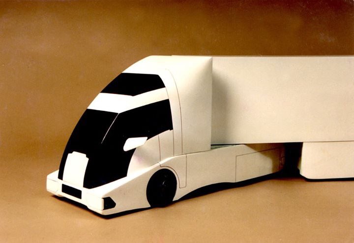 Peter_Langer67's tweet photo. @elonmusk   Shift gears - my 12grade project 1987 #tesla #TeslaSemiTruck #teslasemi #SemiTruck #truck https://t.co/Gx0wHWU6wp