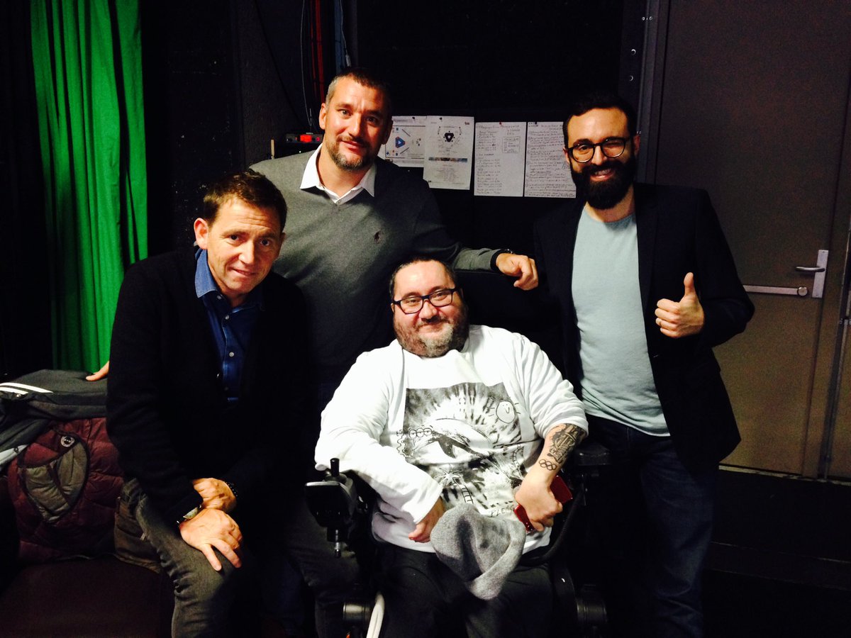 AfterRMC's tweet photo. La team du dimanche de l'@AfterRMC avec notre guest du soir, le maître du GIF @philousports ✌️
#rmclive #BFMsport #FCGBOM https://t.co/NekrST7S9p