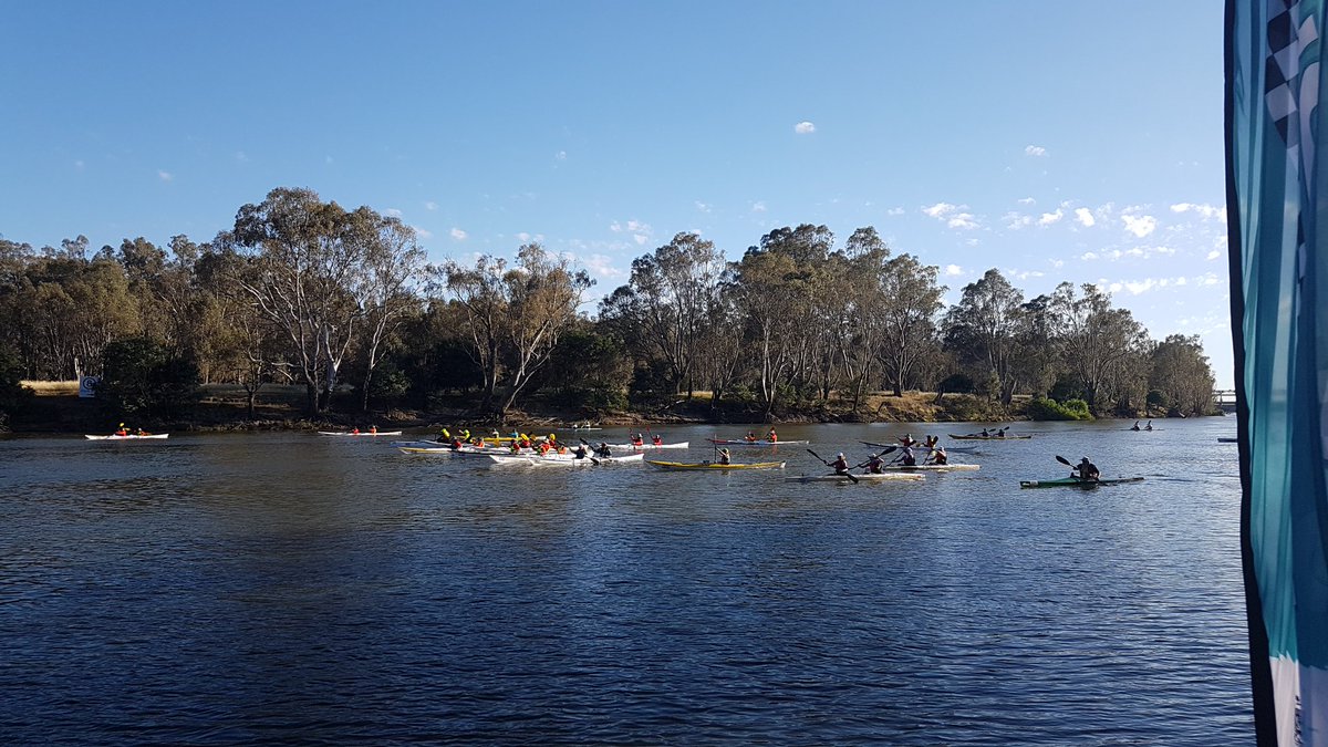 Mark_Blackman1's tweet image. Hundreds of boaties from around the world have taken off from Yarrawonga for the #MassiveMurrayPaddle. 404ks over 5 days...a huge effort! Hear some of their stories on @WINNews_Alb at 6