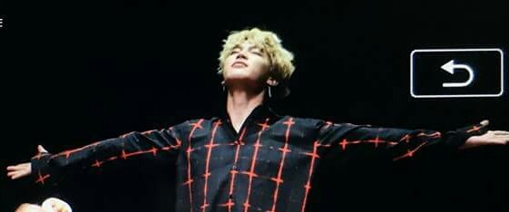 UScreamItOut's tweet photo. Can't wait to see you boys @BTS_twt FIREEEE  #AMAs https://t.co/s8iejq3SQL