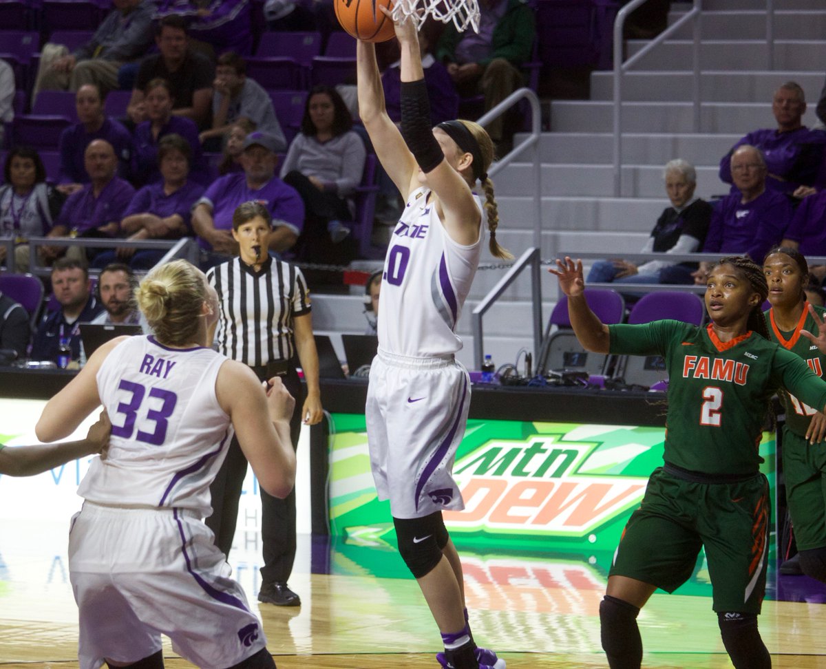 ValarieMartin50's tweet photo. @ShaelynMartin50 hustling, boarding, and stealing vs Florida A & M. @KStateWBB https://t.co/YsVbCE9YTe