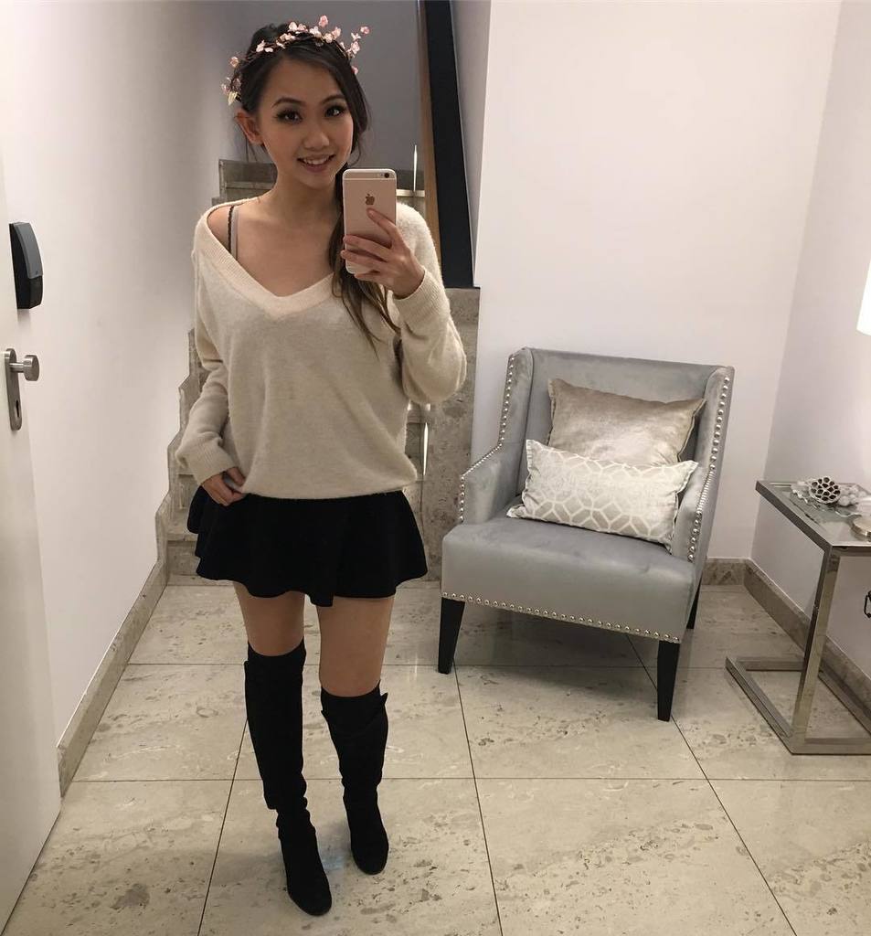 HSugarCookie's tweet photo. Cute winter look! what do you think? #flowerfairy #kneebootseason #socosy https://t.co/ZY2MWpkU6B https://t.co/lDWh8KPtTB