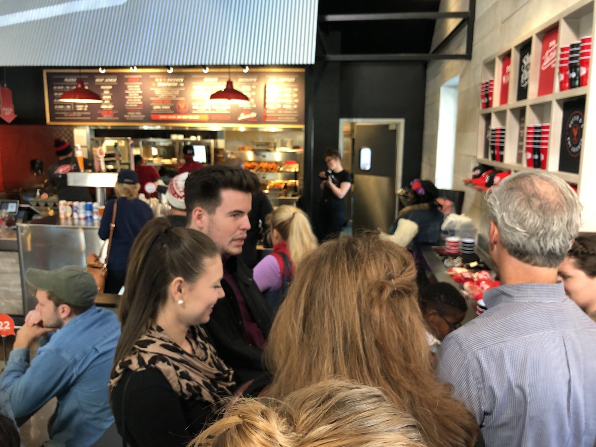 jbridesbikes's tweet photo. @HattieBs gotta open up more than one register when the line is out the door and it’s 40 F outside. https://t.co/z9qc0XlQiQ