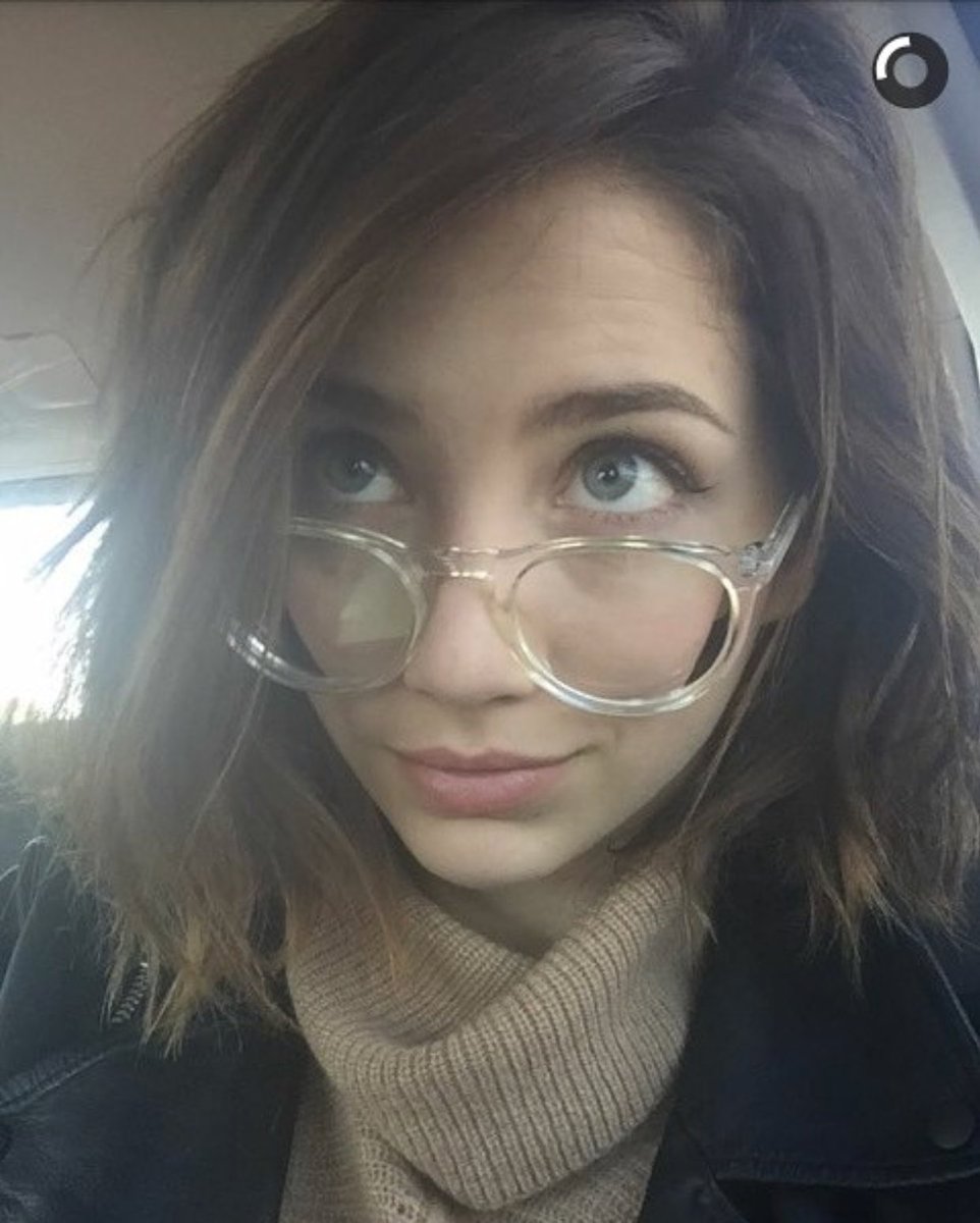 maybeaflower's tweet photo. @nothczza , my fashion inspiration for those extra™ trips to the market this holiday season. https://t.co/jcPycuVs2H