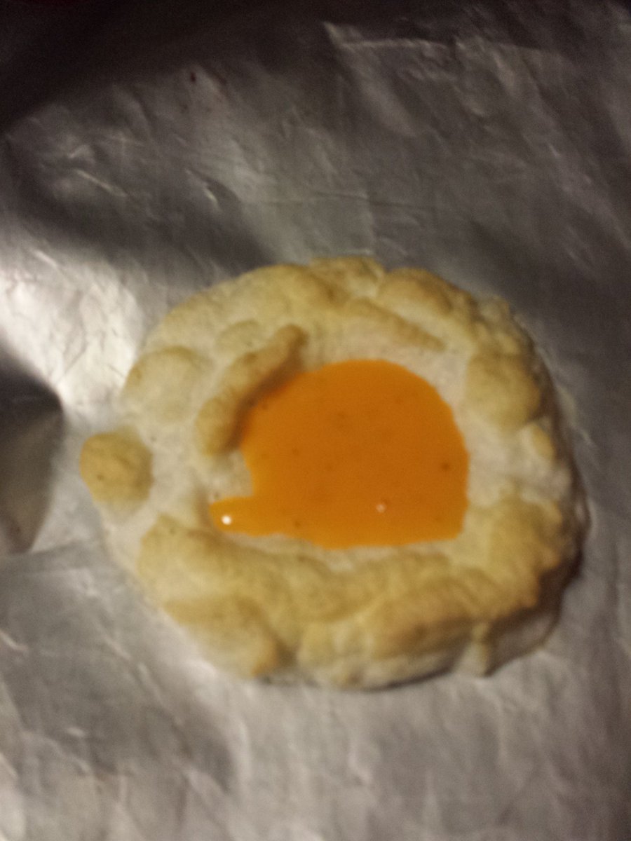 Frockchick's tweet photo. And the egg yolk has escaped. #toomucheffort #eggcloud https://t.co/73MWgxqXXl