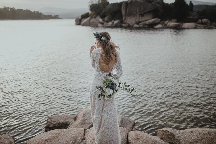 ¡No me pueden gustar más los vestidos boho para novias civiles! ¿Y a ti? dearcerezo.com/novias/elegir-… #bodas #boho #novias