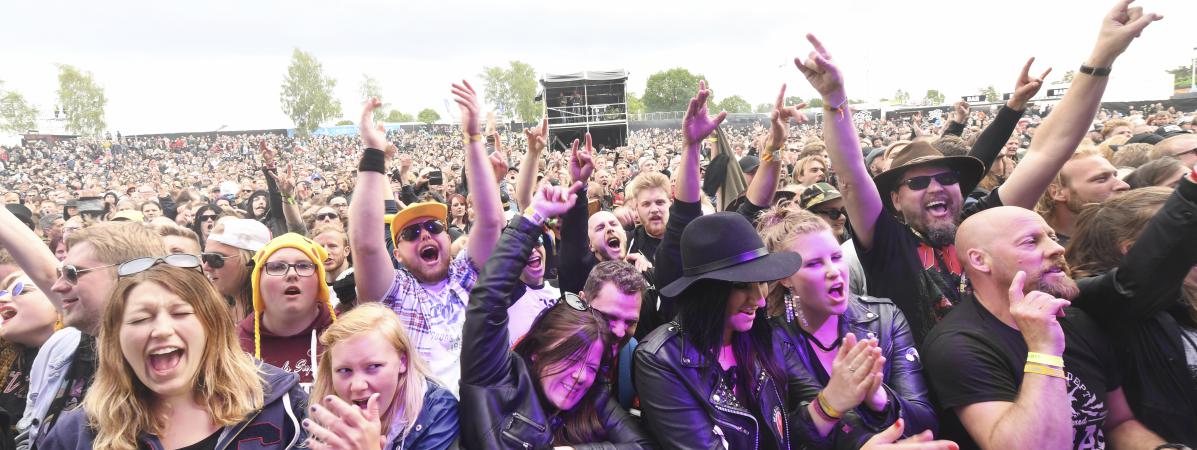 franceinfo's tweet photo. Violences sexuelles : en Suède, le premier festival de musique sans hommes organisé en 2018 https://t.co/SsL72U5Maa https://t.co/n7u8uoI7ya