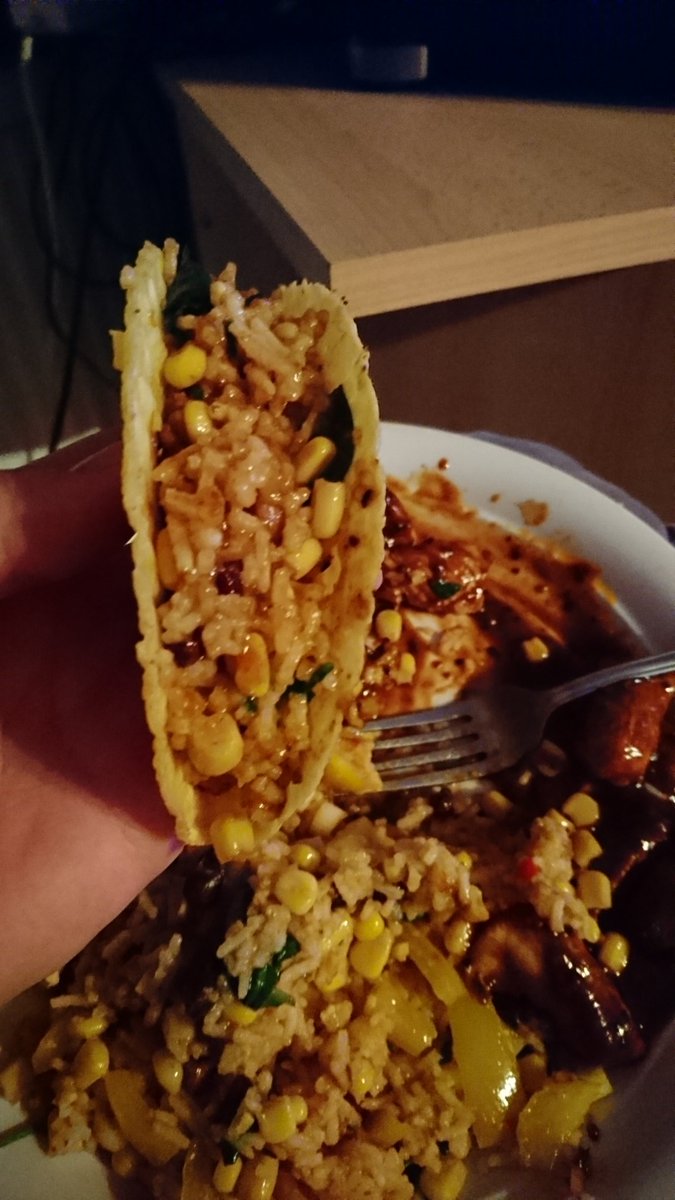 hellboydnb's tweet image. What you think of my mexican rice tacos @GordonRamsay