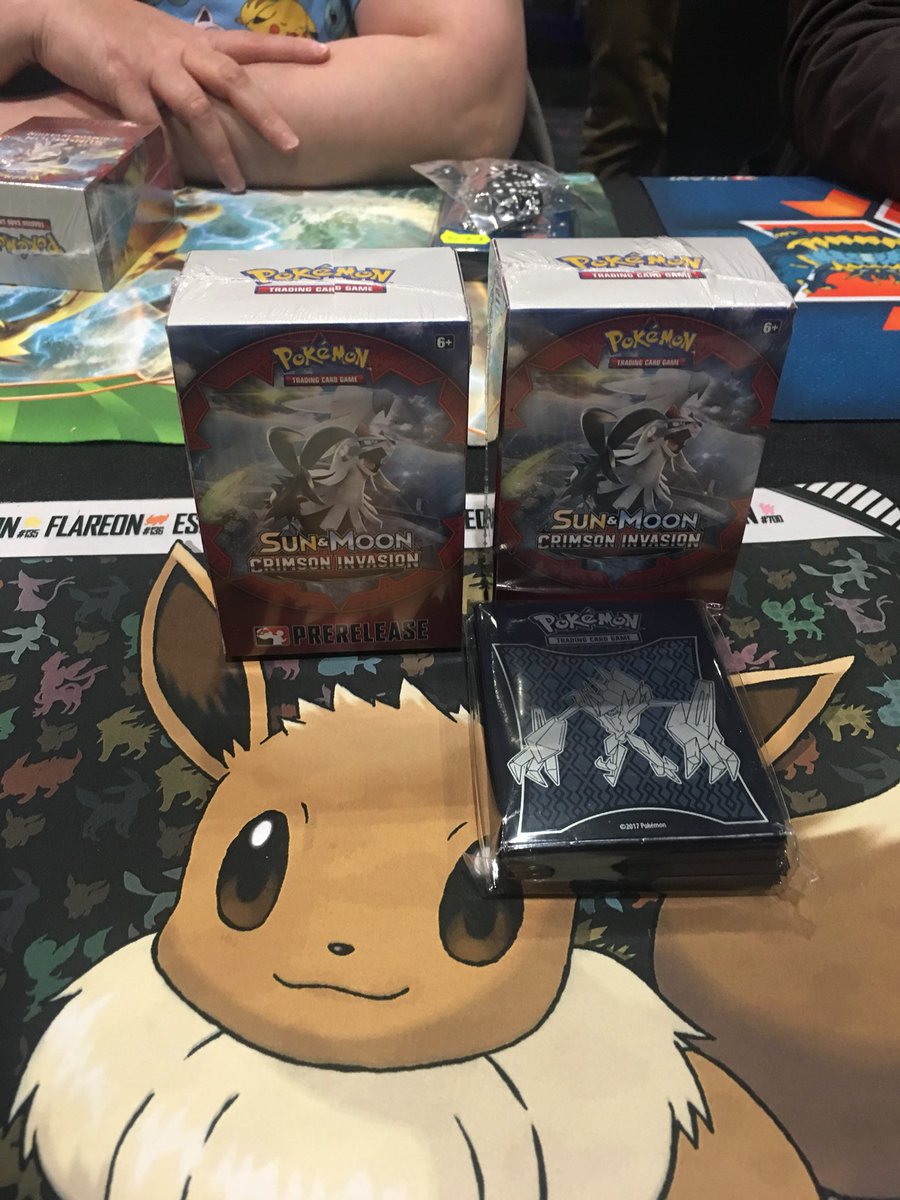 fmhoebeeck's tweet photo. Crazy weekend of being a geek 🤓 but great fun #teamhoebeeck #Pokemon #internationalchampionship #London #TCG #manchild https://t.co/ljnBjs4Fte