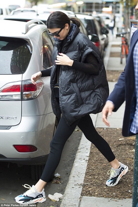 kendall jenner yeezy 700