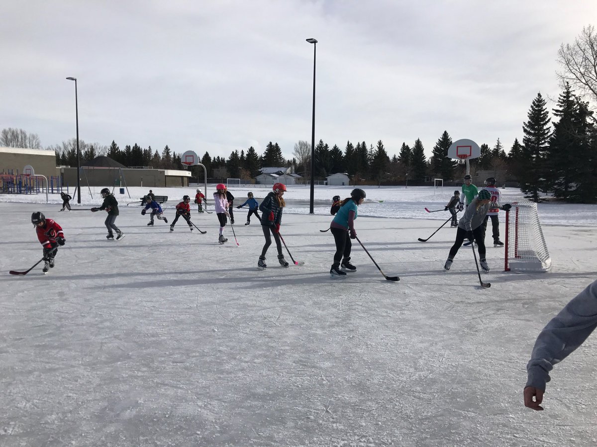 PBPCommunity's tweet photo. Community hockey game on now at PBP- come on down ! https://t.co/SjAShvxaRb