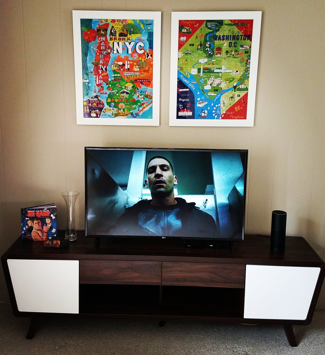 cardborders's tweet photo. Puzzles as art! 🎨#OurNYC #OurDC #Punisher https://t.co/icM3GiSLAH