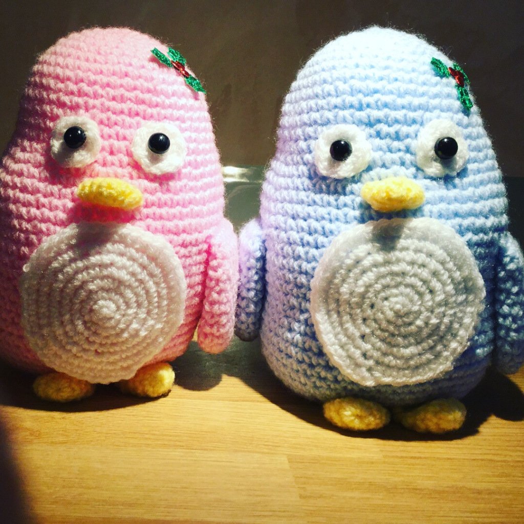 Christmas penguins handmadebyfleur.wordpress.com/2017/11/19/chr…