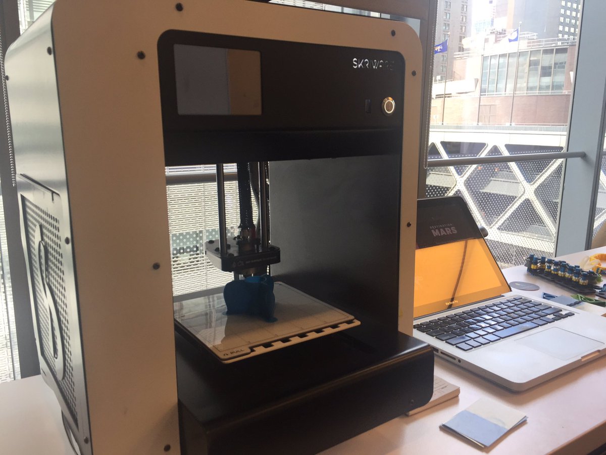 TeenTechNY's tweet photo. 3D printing demonstration by Barney Stacher and the future of its applications! @Skriware @UNISNYC #ttny2017 https://t.co/52RQoO4Bc5